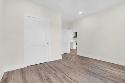 Thumbnail 25