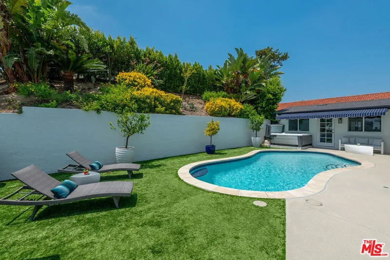 14652 Deervale Place, Los Angeles, California, United States. - Photo 18