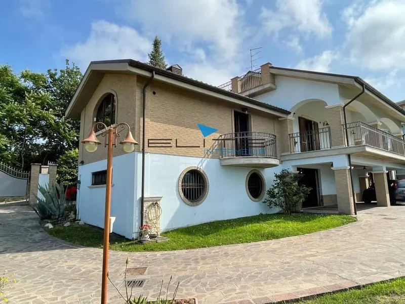 Villa in vendita a Pescara, Nord