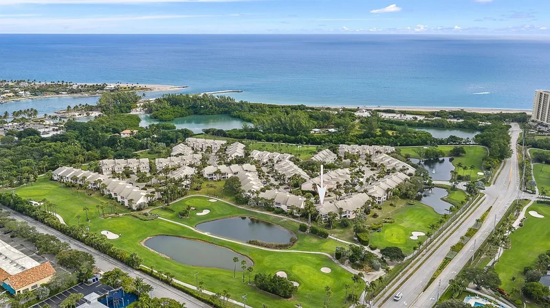 2608 Fairway Drive N, Jupiter, Florida, United States. - Photo 8