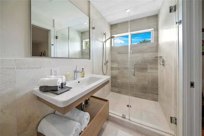1370 NE 103rd St, Miami, Florida, United States. - Photo 53