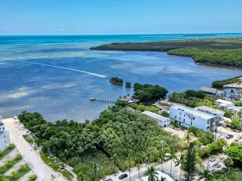 16 Seaside Avenue, Key Largo, FL 33037, Key Largo, Florida, United States. - Photo 38