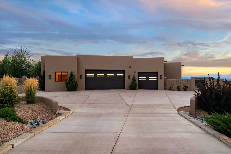 7 Plano Arbolito , Santa Fe, NM 87506, Santa Fe, New Mexico, United States. - Photo 17