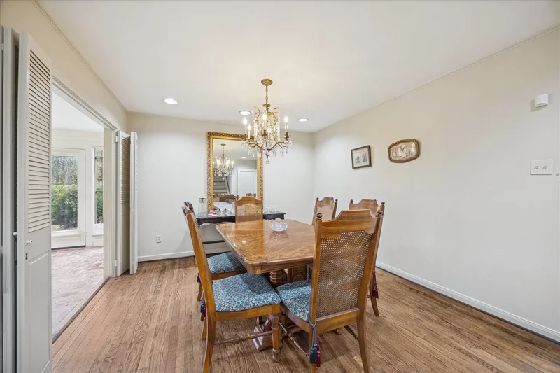 914 S Shepherd Drive