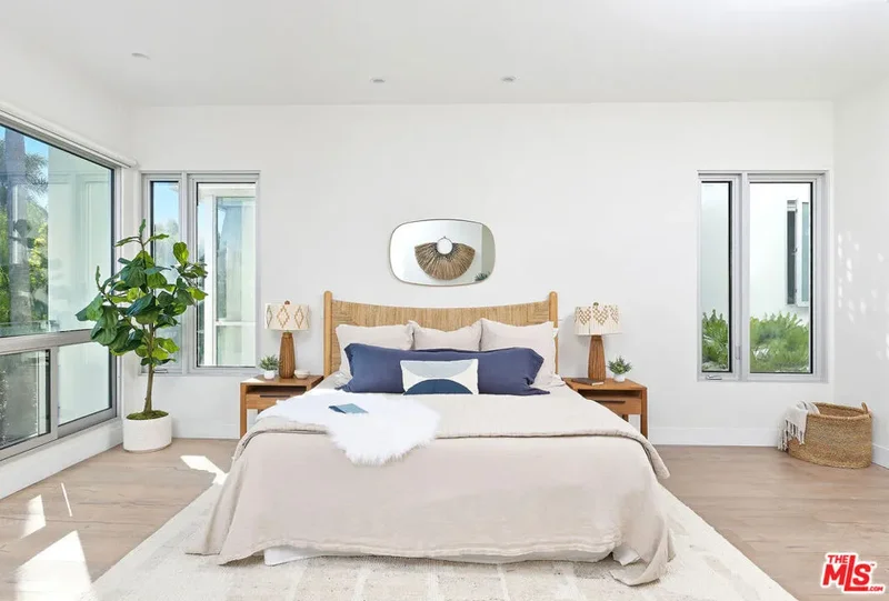 653 Oxford Ave, Los Angeles, California, United States. - Photo 25