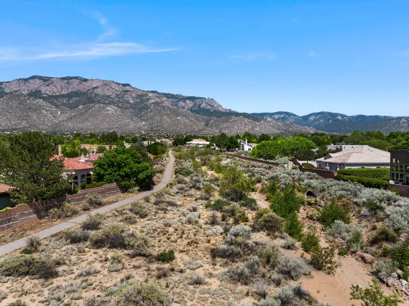 12116 Coral Dawn Road NE, Albuquerque, NM 87122, Albuquerque, New Mexico, United States. - Photo 45