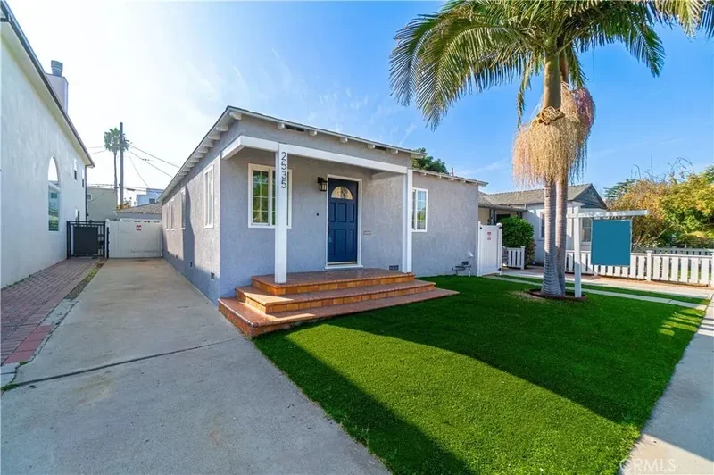 2535 S S Bundy, Los Angeles, California, United States. - Photo 24