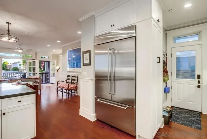 240 B Avenue, Coronado, California, United States. - Photo 7