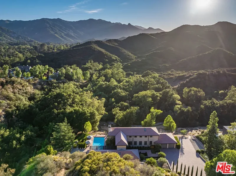 1045 Cold Canyon Road, Hidden Hills, California, United States. - Photo 4