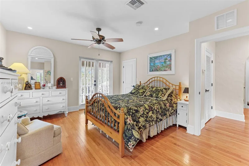 1291 NE 102nd St, Miami, Florida, United States. - Photo 20
