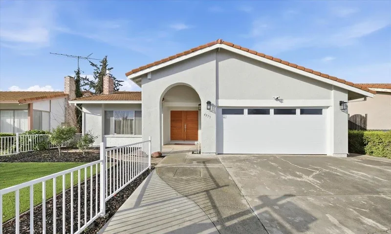 Single Family Residence in San Jose