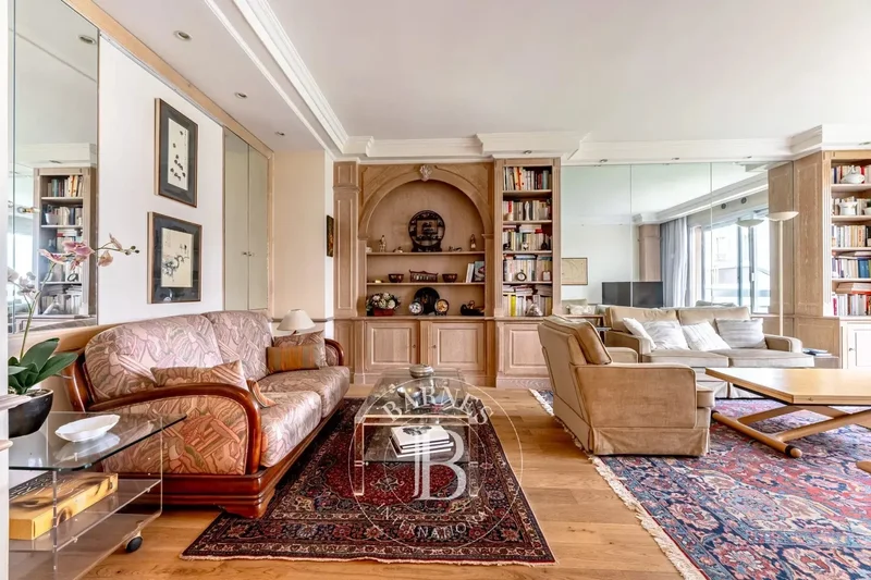 230 Rue du Faubourg Saint-Honoré, Paris, Île-de-France, France. - Photo 8