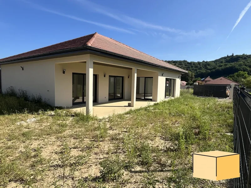 Magnieu Villa