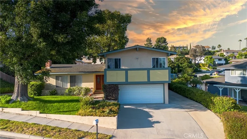 4 Bedrooms Single Family Detached