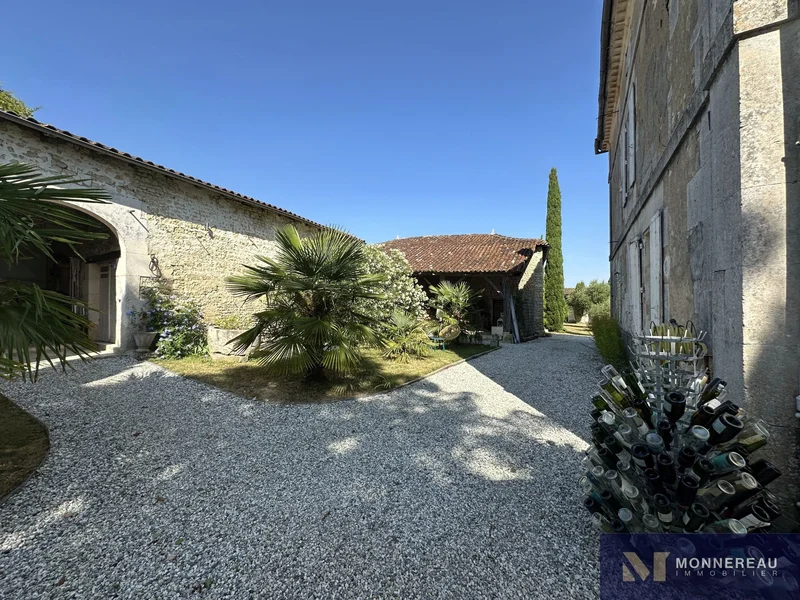 Archiac, Nouvelle-Aquitaine, France. - Photo 14