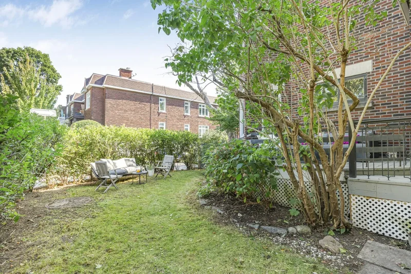 5552 Av. Notre-Dame-de-Grâce, Montréal, Quebec, Canada. - Photo 11