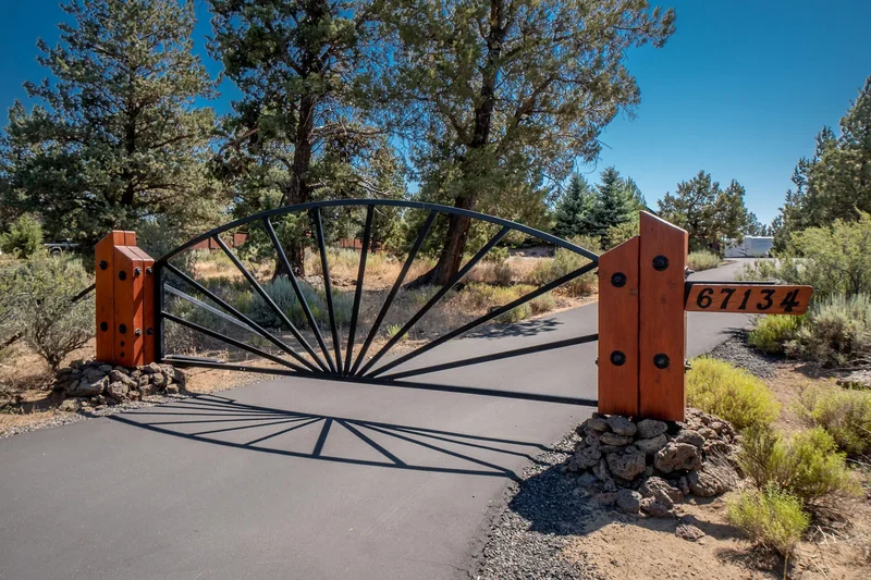 67134 Central, Bend, OR, 97703, USA, Bend, Oregon, United States. - Photo 2