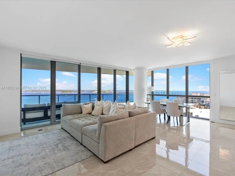 1331 Brickell Bay Dr 1811, Miami, Florida, United States. - Photo 21