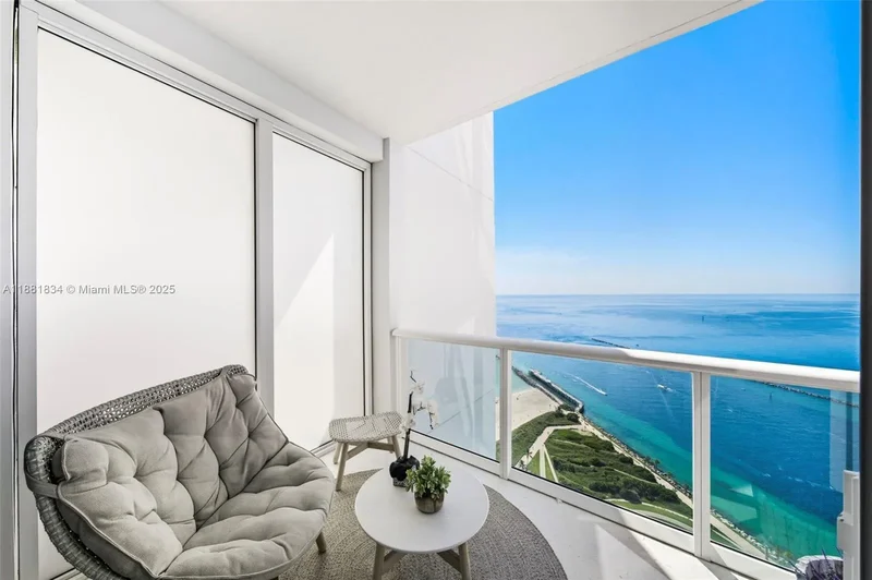 100 S Pointe Dr Unit 3803, Miami Beach, FL 33139, Miami Beach, Florida, United States. - Photo 36