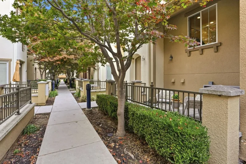 745 Mente Linda Loop, Milpitas, California, United States. - Photo 4