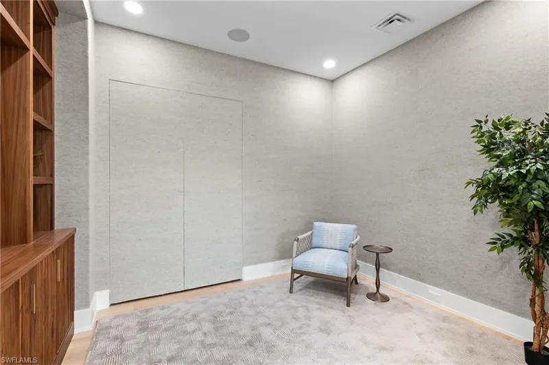 82 9th ST S, #301, Naples, FL, 34102, USA, Naples, Florida, United States. - Photo 25