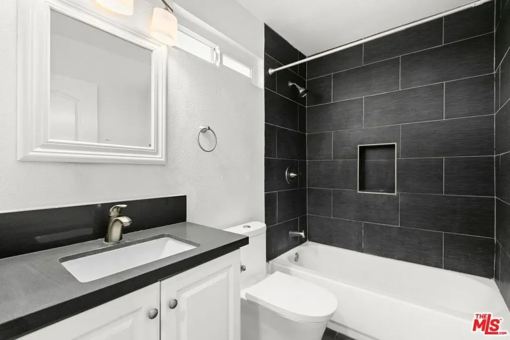 629 E Elk Avenue, Glendale, California, United States. - Photo 6