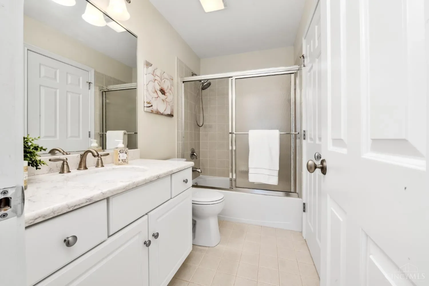 5760 Kugler Mill Road, Sycamore Twp, OH 45236, Cincinnati, Ohio, United States. - Photo 38
