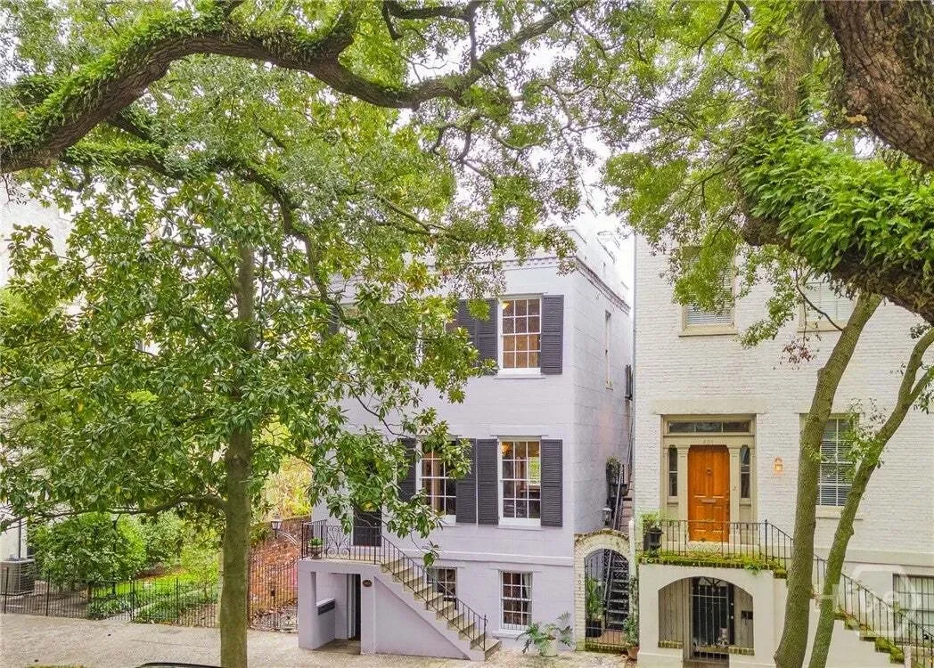 Exterior photo 9