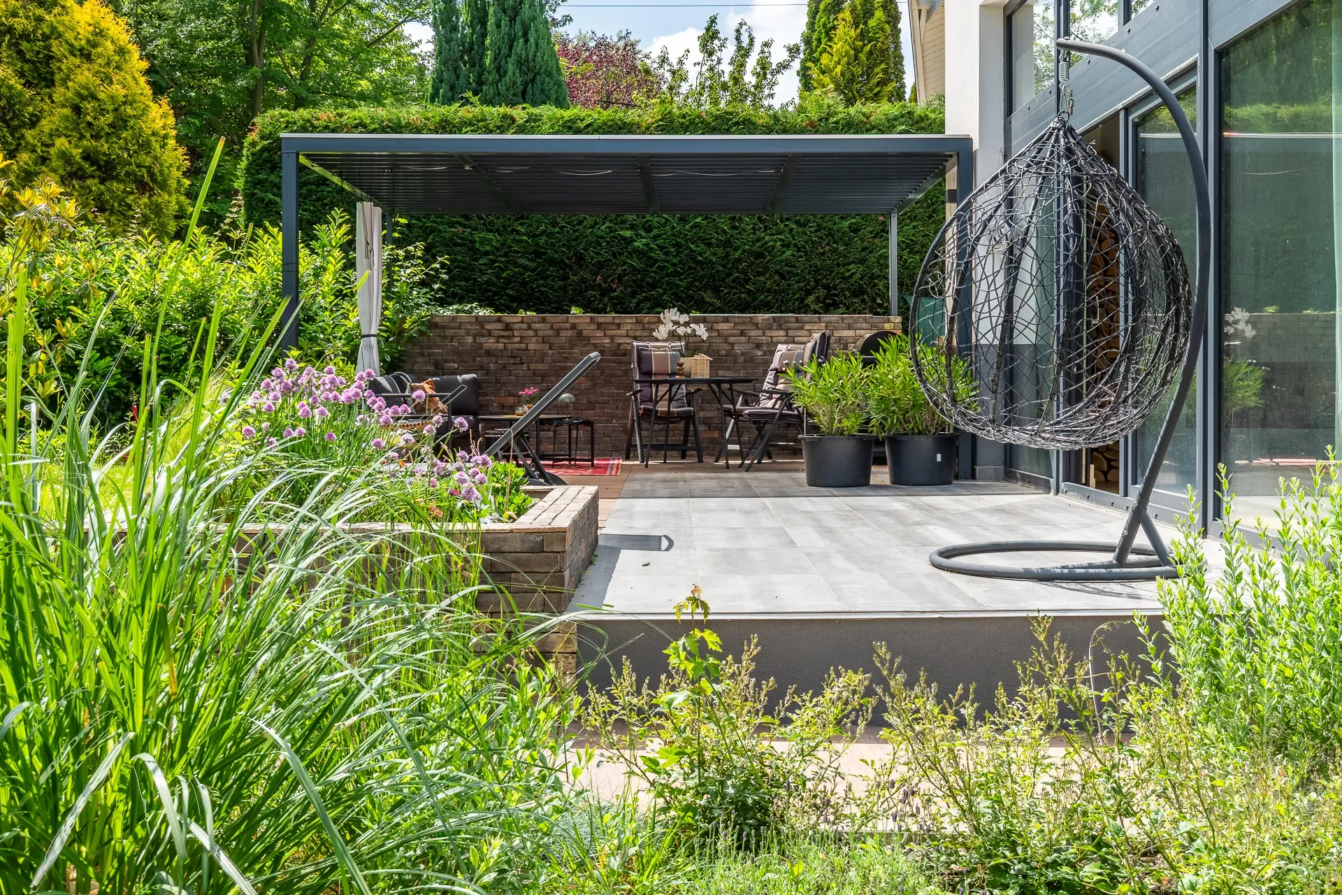 Exterior photo 5