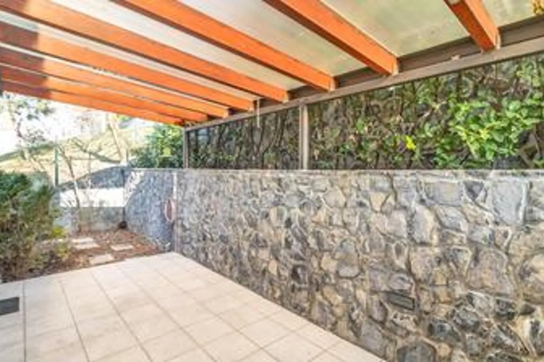 Exterior photo 12