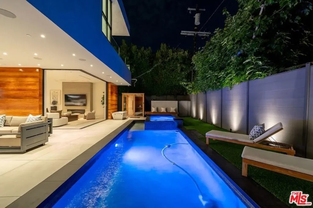 818 N Curson Avenue, Los Angeles, California, United States. - Photo 13