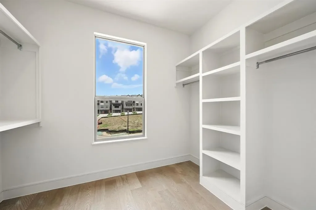 1364 Cherry Hills Lane, Irving, Texas, United States. - Photo 16