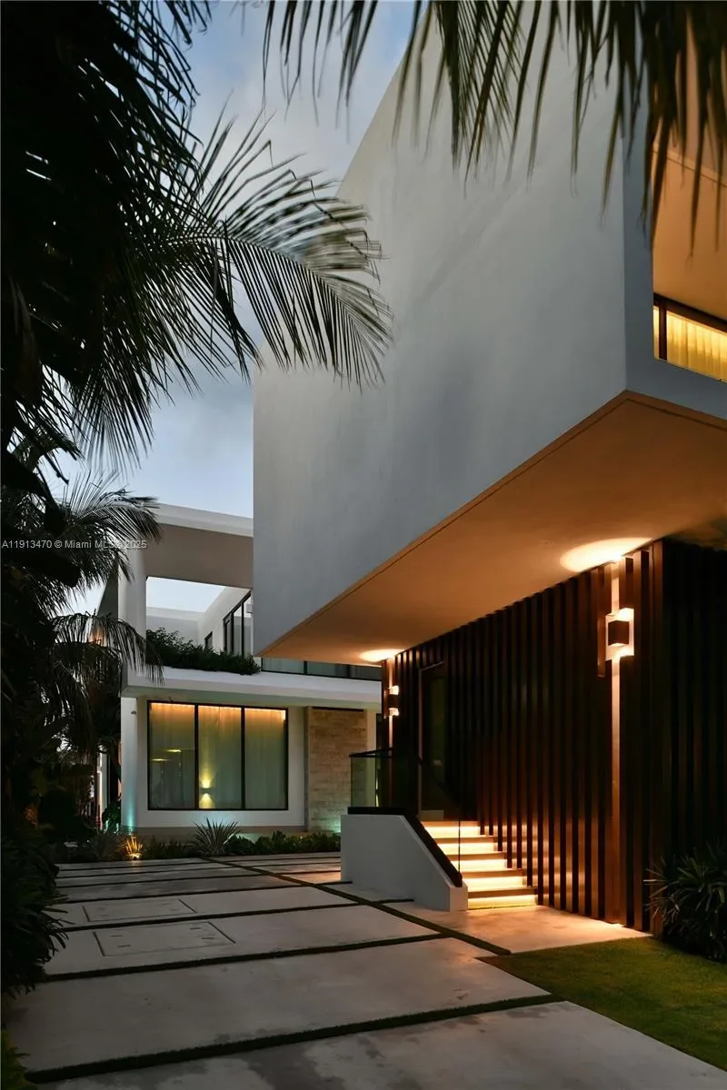 375 N Hibiscus Dr, Miami Beach, Florida, United States. - Photo 40
