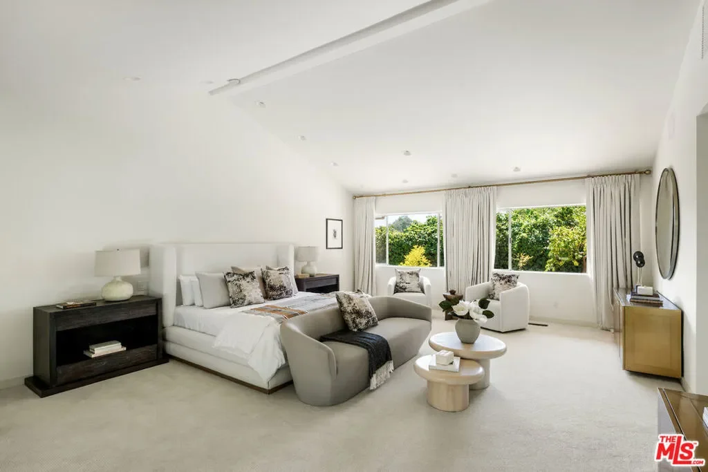 811 N Hillcrest Road, Beverly Hills, California, United States. - Photo 4