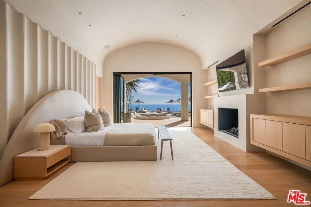 24824 Pacific Coast Highway, Malibu, California, United States. - Photo 26