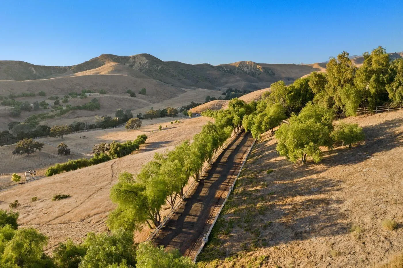 1750 Rambling Oaks Road, Santa Ynez, California, United States. - Photo 21