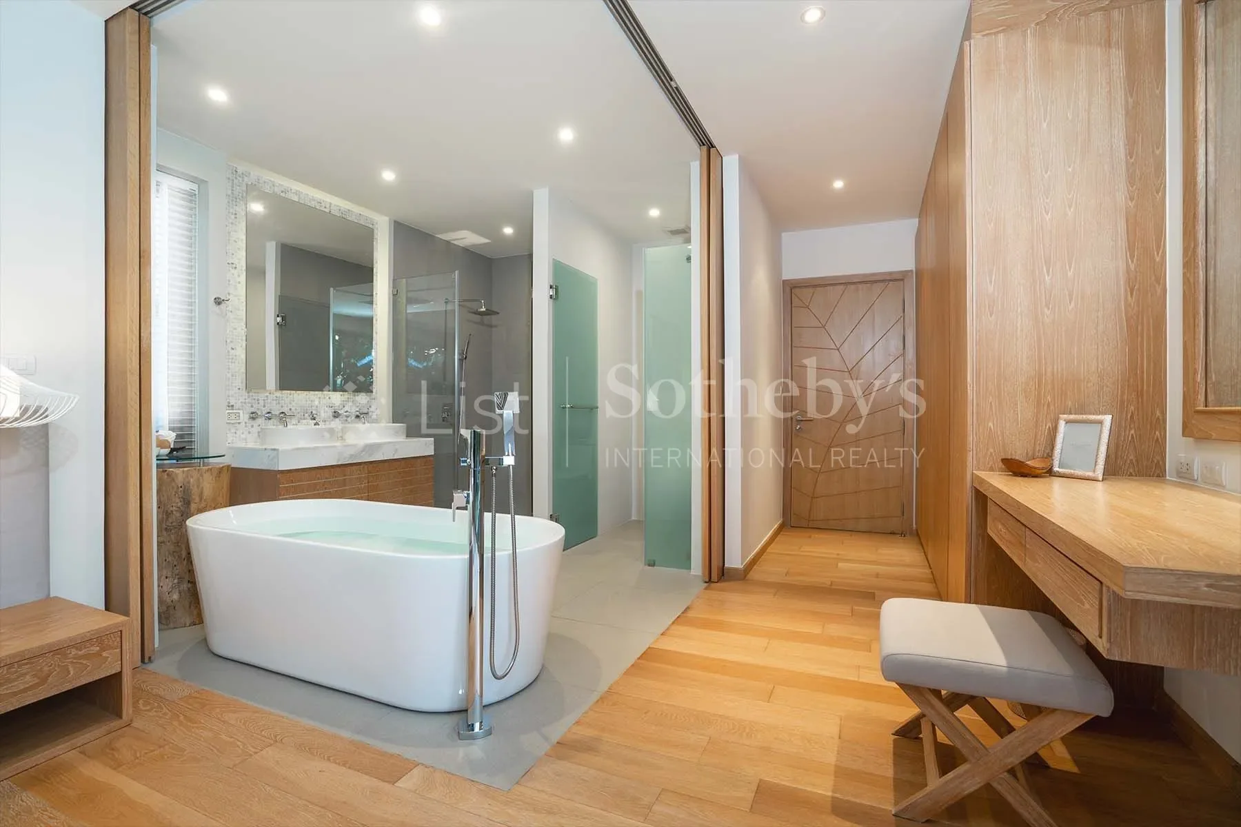 Gallery photo 11