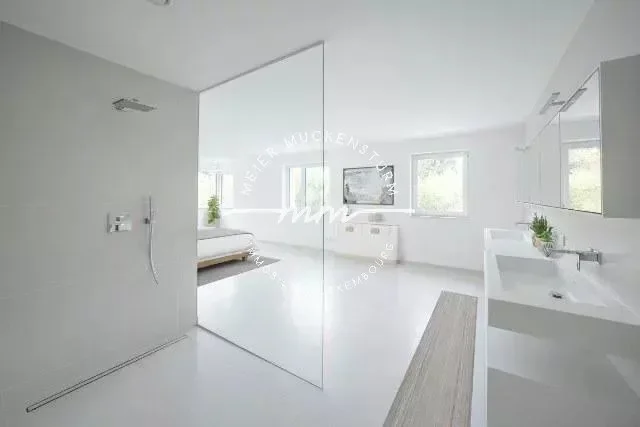 Gallery photo 3