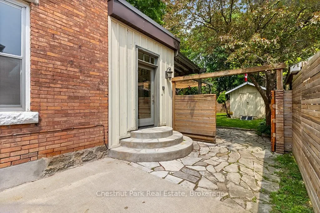 689 4th Avenue E, Owen Sound, Ontario, Canada. - Photo 9
