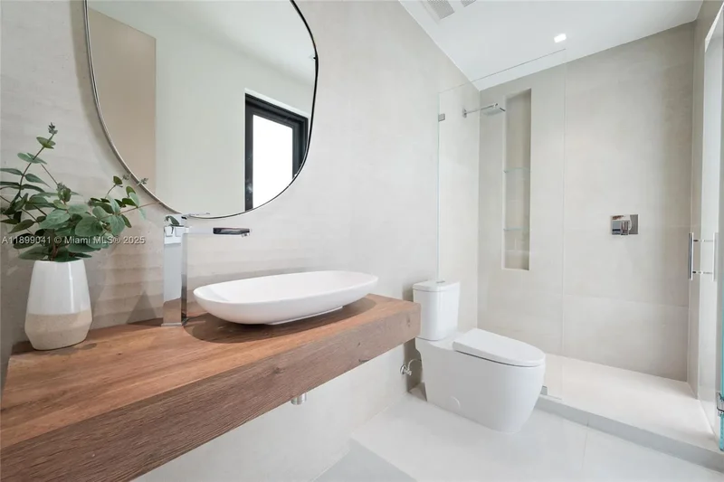 300 NE 48th St, Miami, Florida, United States. - Photo 12