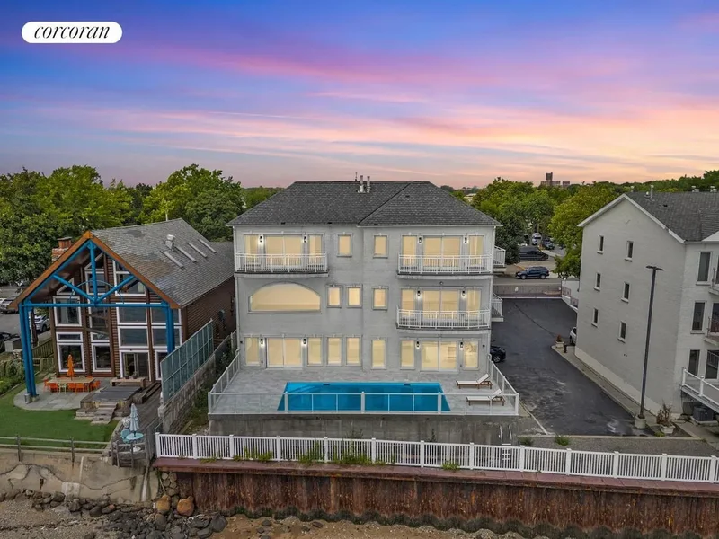 4 Angelas Place , Bronx, NY 10465, New York, New York, United States. - Photo 47