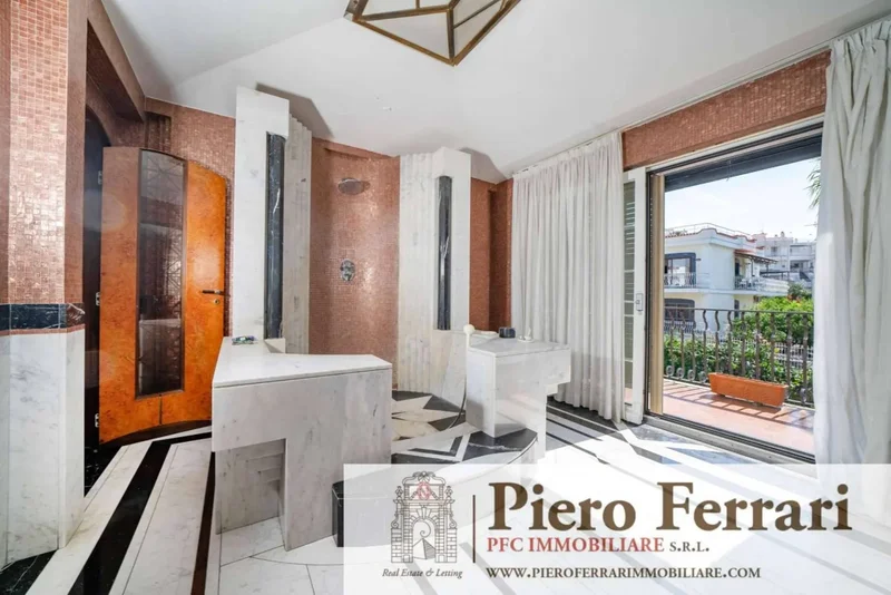 Pozzuoli, Campania, Italy. - Photo 85