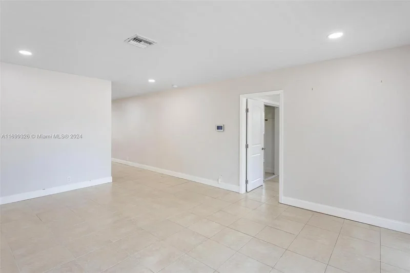 3241 NE 17th Ave, Oakland Park, FL 33334, Oakland Park, Florida, United States. - Photo 2