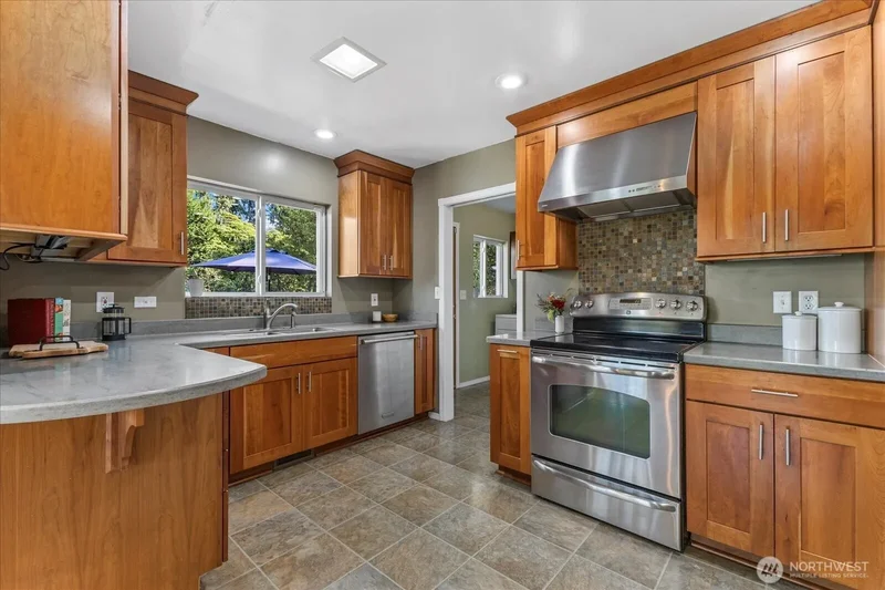3520 214th Street SW, Brier, WA 98036, Lynnwood, Washington, United States. - Photo 8