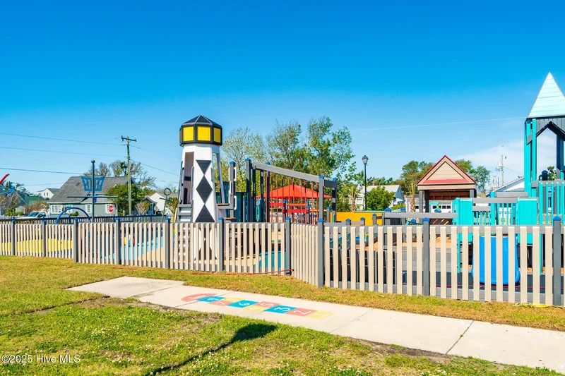 1013 Shepard Street, Morehead City, NC 28557, Morehead City, North Carolina, United States. - Photo 15