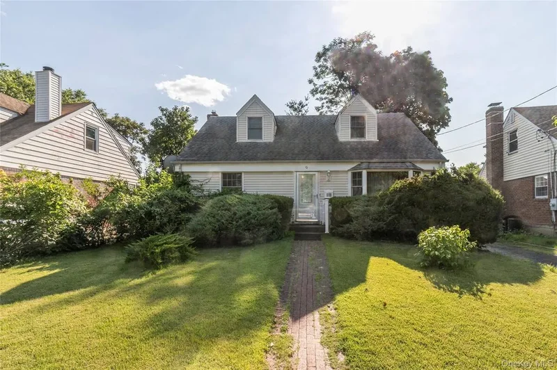6 Grady Court, Great Neck, New York, United States. - Photo 7