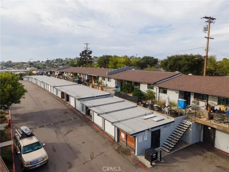 1010 Clearbrook Lane, Vista, California, United States. - Photo 9
