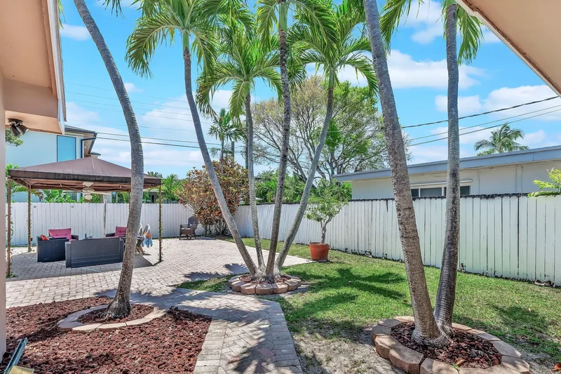 1870 NE 197th Ter, North Miami Beach, Florida, United States. - Photo 64