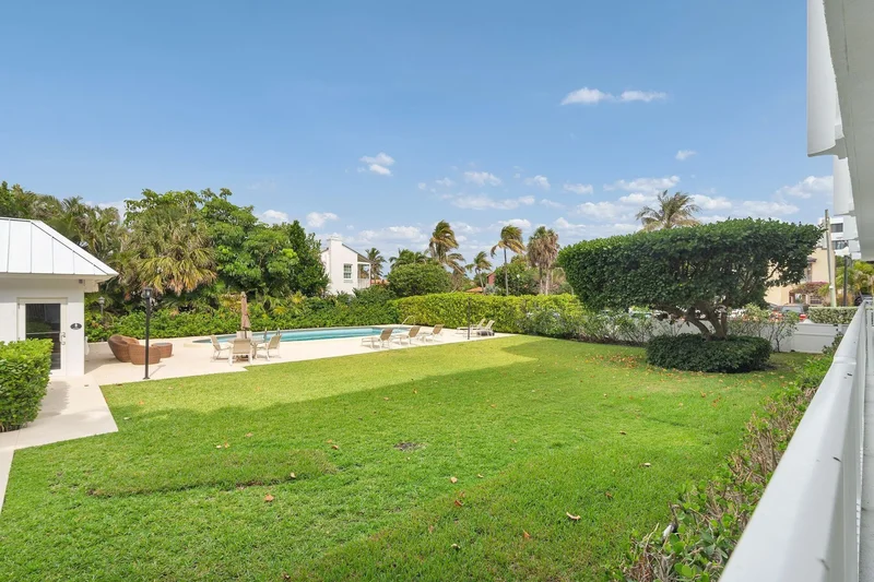 350 S Ocean Boulevard 107, Palm Beach, Florida, United States. - Photo 15
