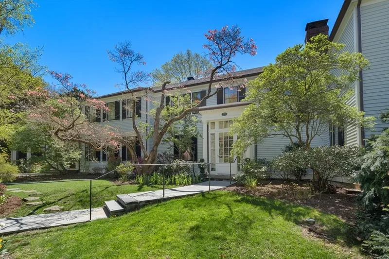 21 Sargent Crossway, Brookline, MA 02445, Brookline, Massachusetts, United States. - Photo 25